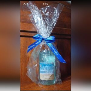 NWT Bath & Body Works At The Beach Body Wash - Blue